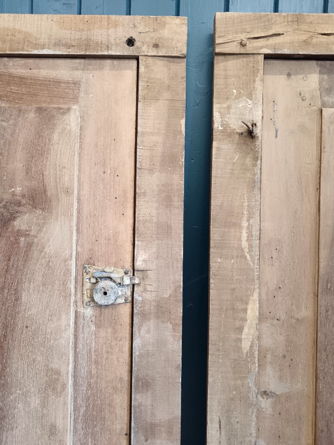 0chxGWft_Italian antique walnut pair of cupboard doors (3).jpg